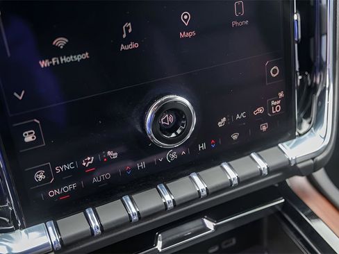 Used 2025 GMC Yukon Denali image 18