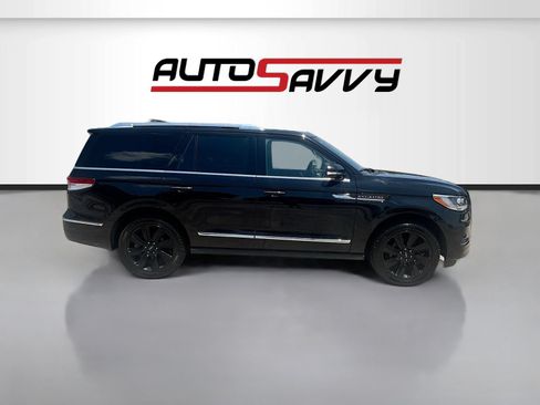 Used 2023 Lincoln Navigator Reserve AWD/4WD image 8
