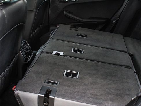 Used 2020 Porsche Macan Base image 36