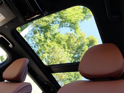 Used 2023 Mercedes-Benz GLC 300 4MATIC w/ Pinnacle Trim Package image 22