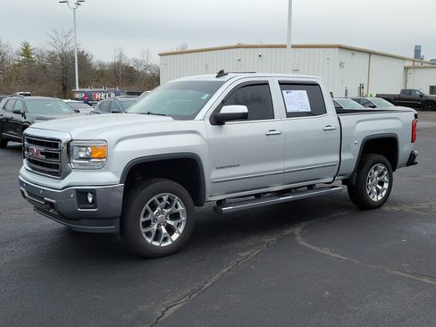 Used 2015 GMC Sierra 1500 SLT w/ SLT Crew Cab Value Package image 2