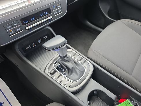 Used 2025 Hyundai Kona SEL FWD image 30