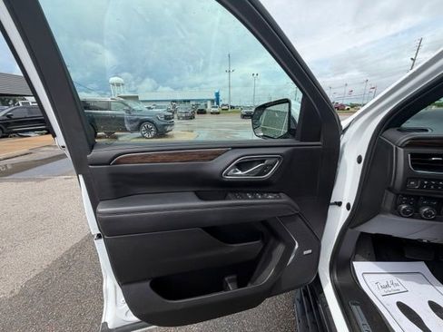 Used 2023 Chevrolet Tahoe Premier w/ Advanced Technology Package AWD/4WD image 16