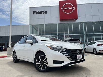 New 2025 Nissan Versa SV w/ Trunk Package