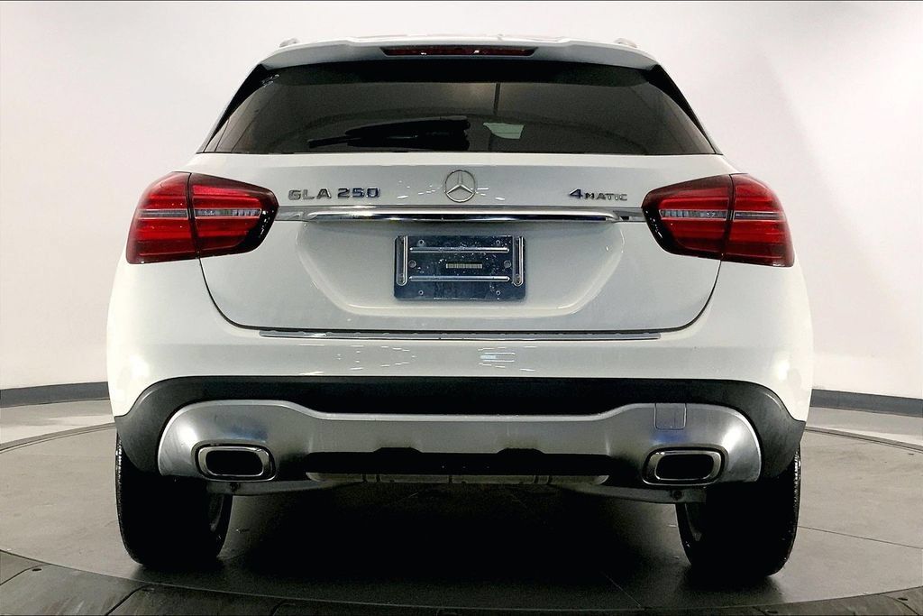 Used 2019 Mercedes-Benz GLA 250 4MATIC image 3