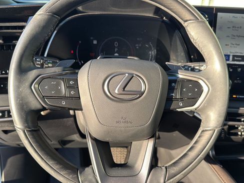 Certified 2024 Lexus RX 350 w/ Luxury Package image 17