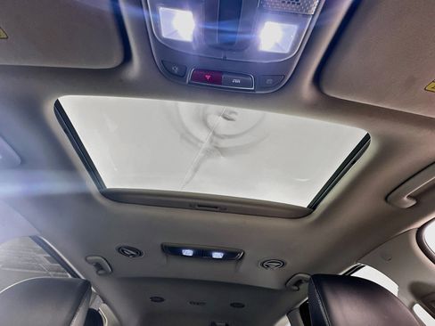 Used 2025 Kia Telluride S FWD image 26