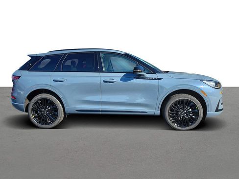 New 2026 Lincoln Corsair Premiere image 3