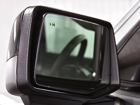 Used 2025 GMC Sierra 1500 AT4X image 17