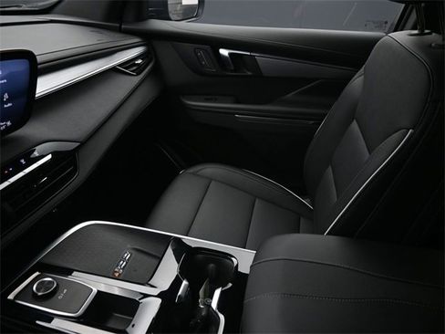 Used 2025 Buick Enclave Preferred image 13