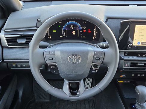 Used 2026 Toyota Camry SE image 15