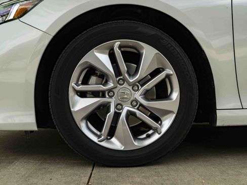 Used 2018 Honda Accord LX image 14
