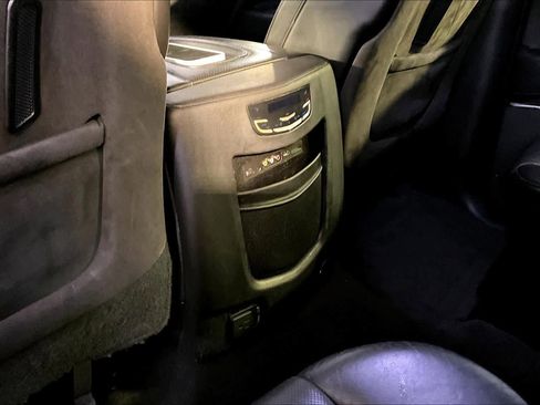 Used 2015 Cadillac Escalade Platinum AWD/4WD image 35