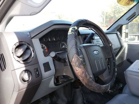 Used 2011 Ford F350 XL w/ Camper Pkg image 21