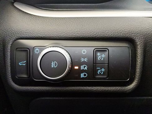Used 2023 Ford Explorer XLT w/ Equipment Group 202A AWD/4WD image 26