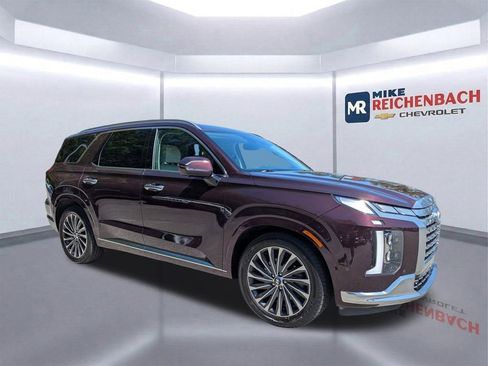 Used 2024 Hyundai Palisade Calligraphy image 2