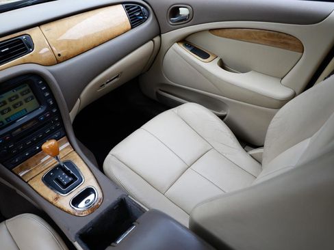 Used 2006 Jaguar S-TYPE 3.0 image 21