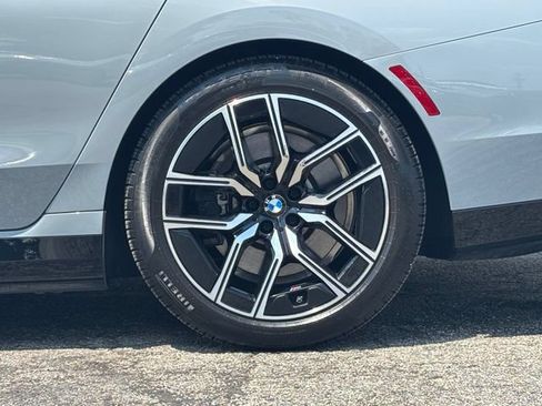 Certified 2024 BMW i7 xDrive60 AWD/4WD image 4
