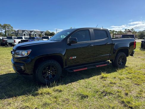 Used 2022 Chevrolet Colorado Z71 w/ Z71 Midnight Edition AWD/4WD image 7