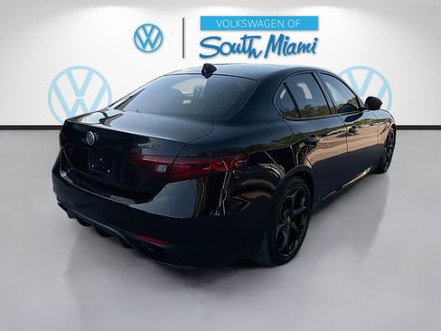 Used 2019 Alfa Romeo Giulia w/ Quick Order Package 22K Sport RWD image 7