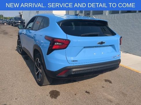 Certified 2024 Chevrolet Trax RS w/ Sunroof Package FWD image 4