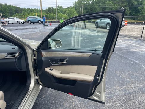 Used 2011 Mercedes-Benz E 350 Sedan image 21