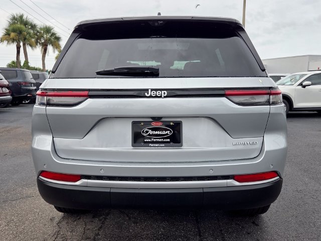 New 2026 Jeep Grand Cherokee Limited w/ Luxury Tech Group II RWD image 7