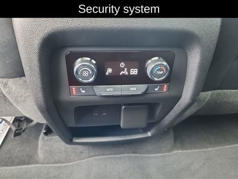 Used 2024 Chevrolet Traverse RS image 26