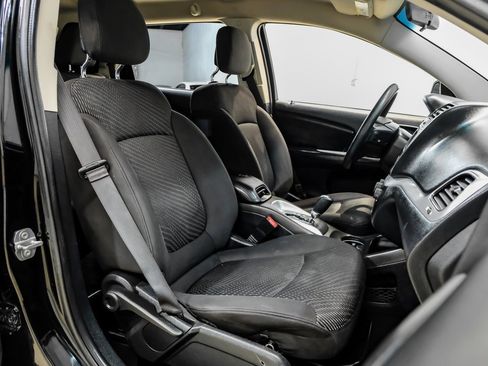 Used 2017 Dodge Journey SE image 34