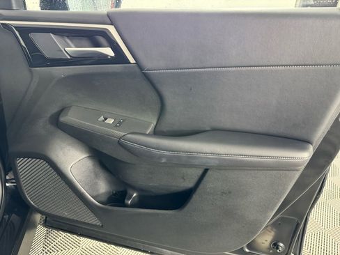 Used 2024 Mitsubishi Outlander SE image 29