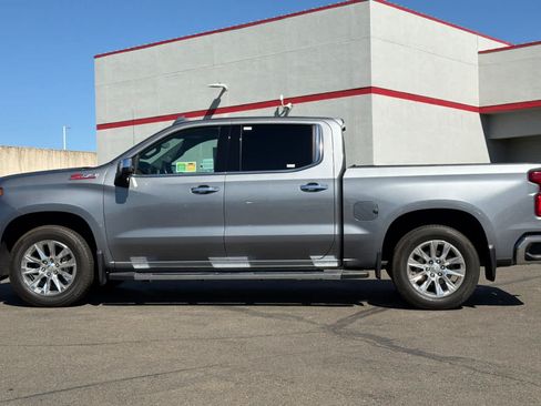 Used 2020 Chevrolet Silverado 1500 LTZ w/ LTZ Premium Package AWD/4WD image 9