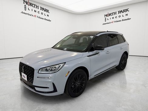 New 2026 Lincoln Corsair Reserve w/ Jet Appearance Package AWD/4WD image 1