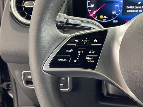 Used 2026 Mercedes-Benz GLB 250 4MATIC image 17