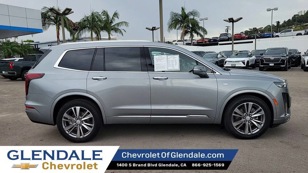 Used 2024 Cadillac XT6 Premium Luxury FWD image 9