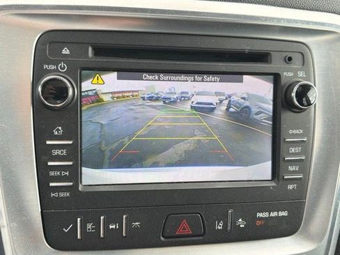 Used 2015 GMC Acadia SLT w/ Technology Package AWD/4WD image 19