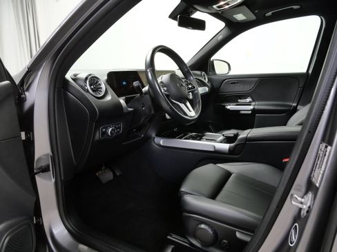 Used 2022 Mercedes-Benz GLB 250 4MATIC image 14