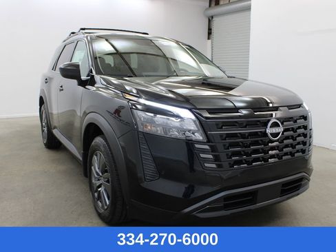 New 2026 Nissan Pathfinder SV image 5