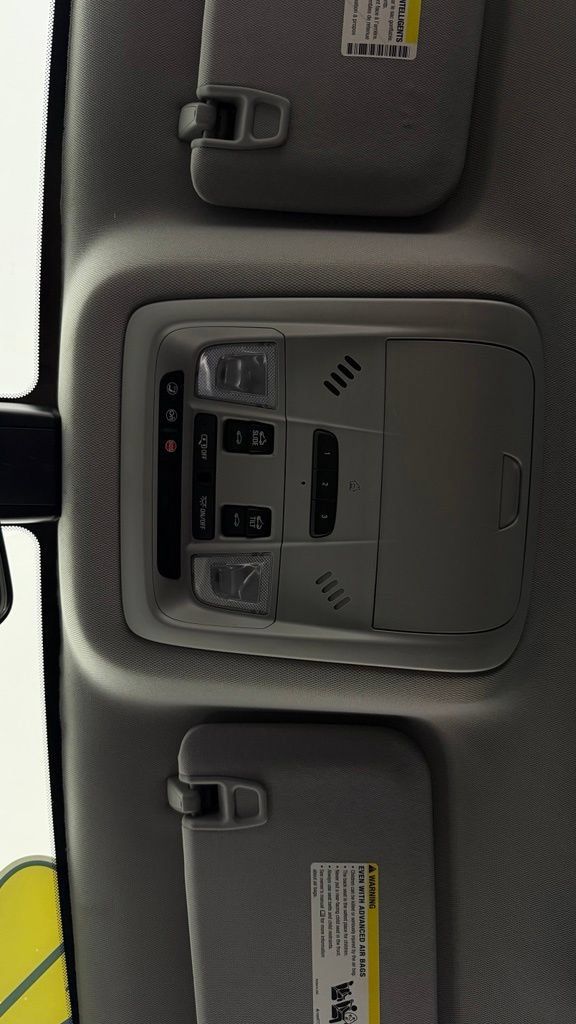 Used 2017 GMC Acadia SLE FWD image 25