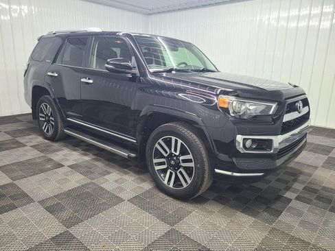 Used 2017 Toyota 4Runner Limited AWD/4WD image 4
