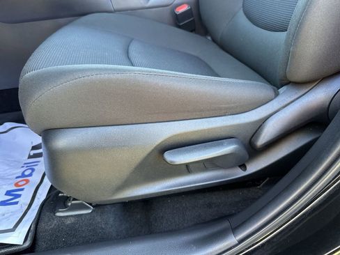 Used 2024 Toyota RAV4 LE image 12