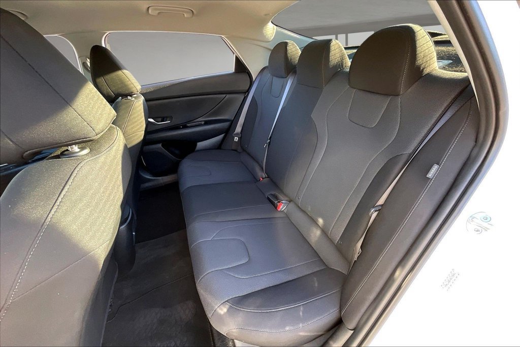 Used 2024 Hyundai Elantra SE FWD image 21