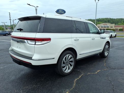 Used 2022 Lincoln Navigator Reserve AWD/4WD image 8