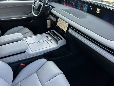 New 2026 Lincoln Navigator L Reserve AWD/4WD image 16