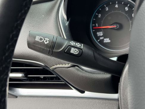 Used 2023 Chevrolet Traverse LT w/ LT Premium Package image 22