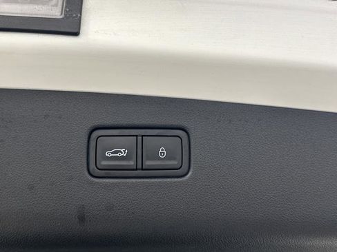 Used 2025 Genesis GV70 2.5T w/ Select Package image 16