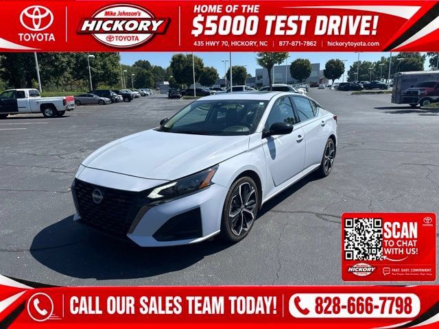 Used 2025 Nissan Altima 2.5 SR w/ SR Premium Package FWD image 1