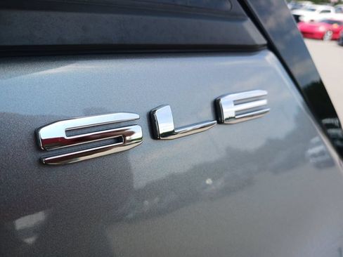 Used 2024 GMC Terrain SLE AWD/4WD image 29