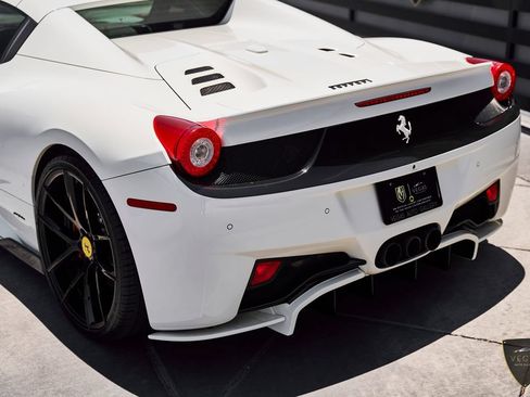 Used 2014 Ferrari 458 Spider RWD image 11