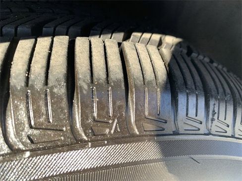 Used 2012 Toyota Camry XLE image 31