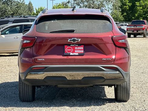 Used 2024 Chevrolet Trax ACTIV w/ Sunroof Package FWD image 8